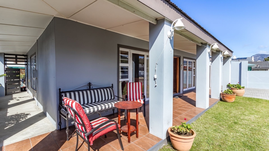 4 Bedroom Property for Sale in Kleinmond Western Cape